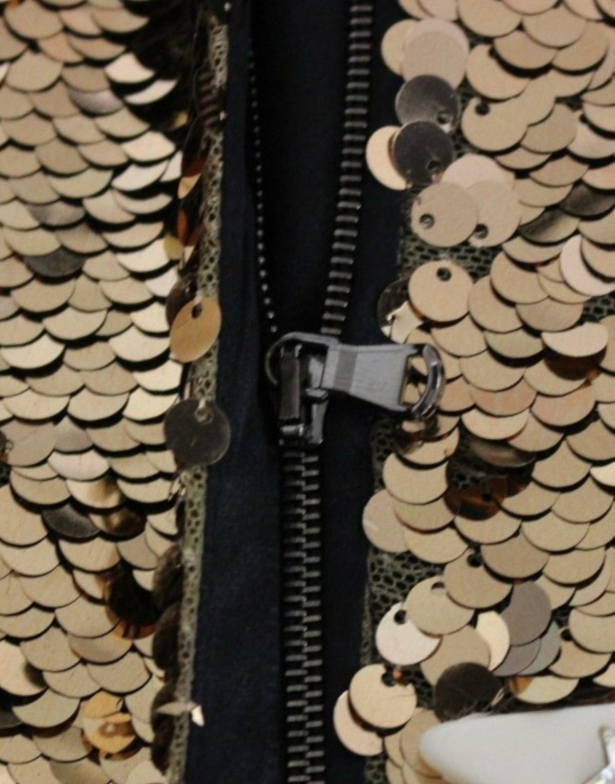 Robe Dolce &amp; Gabbana, pièce maîtresse, dorée, pailletée, strass Swarovski.