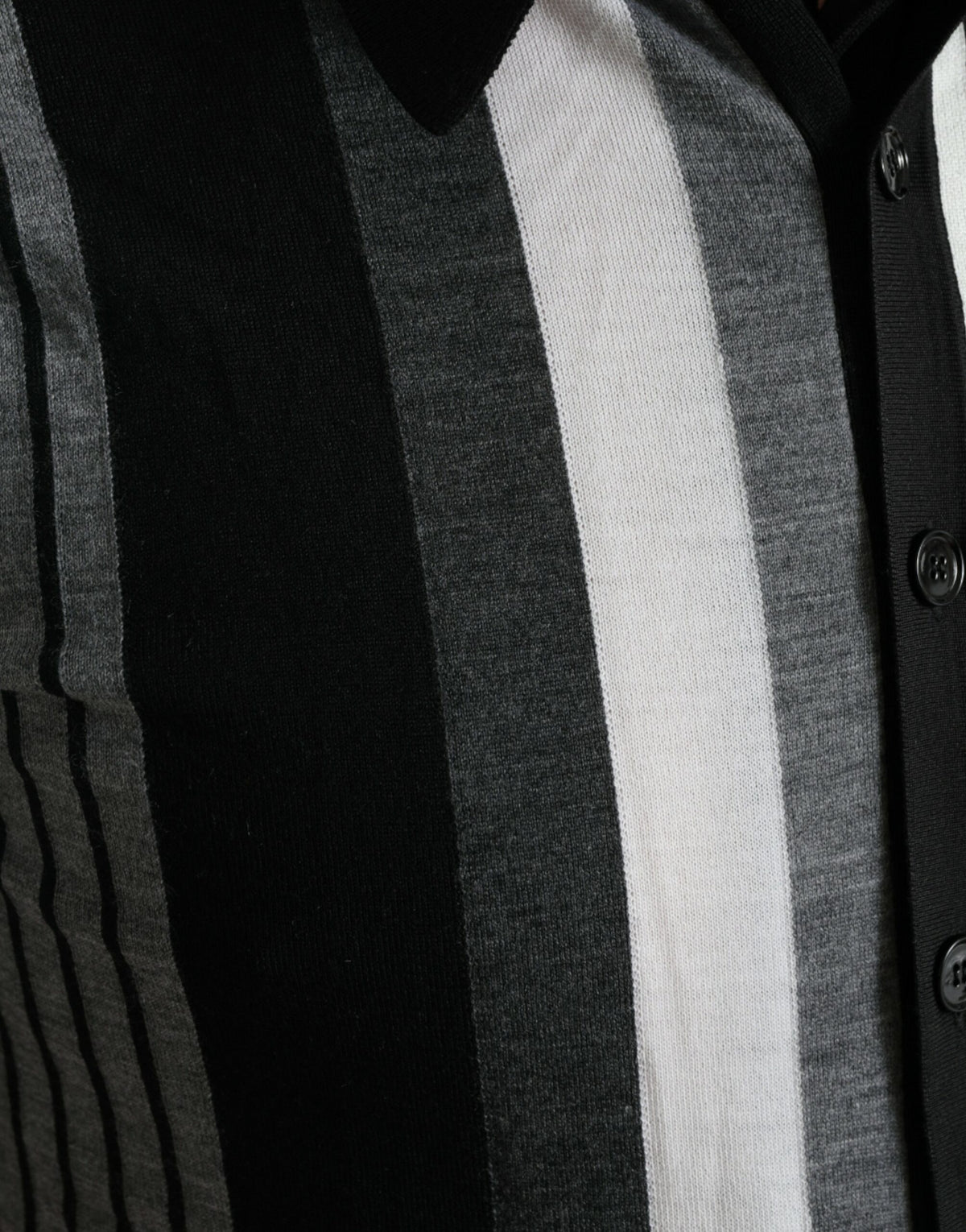 Pull col V en jersey noir et blanc Dolce &amp; Gabbana
