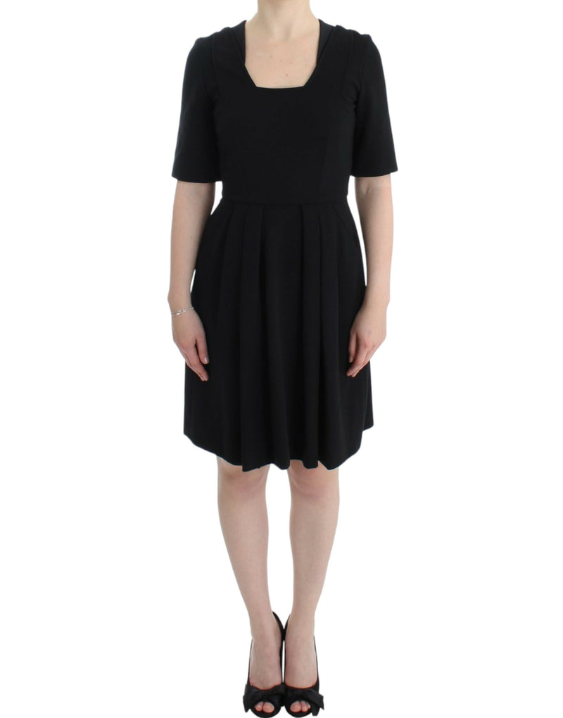 CO|TE Robe Venus noire à manches courtes