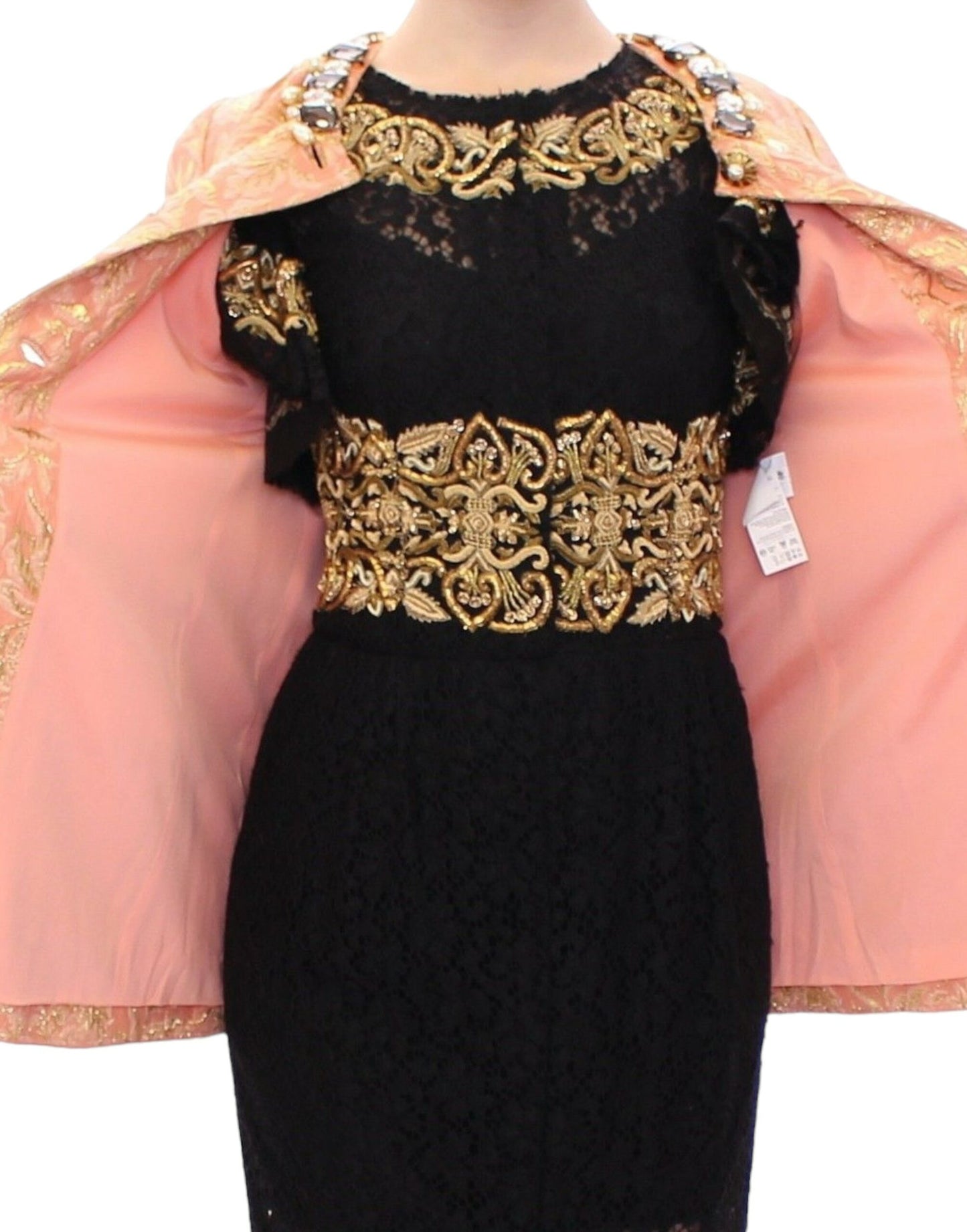 Dolce & Gabbana, manteau-veste brodé en brocart de soie rose avec cristaux.