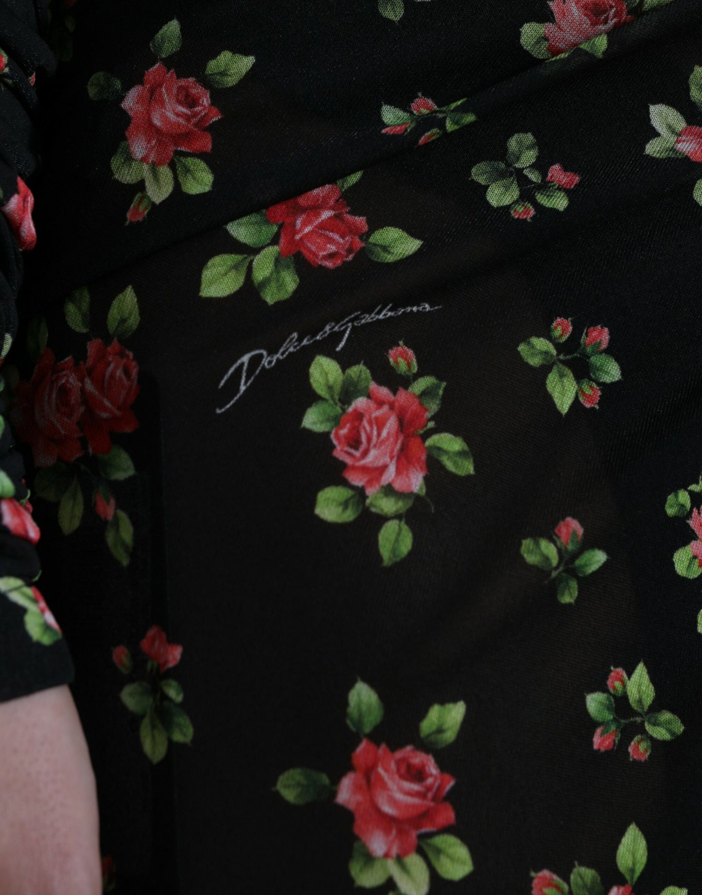 Robe longue maxi moulante à motifs floraux et découpes noires de Dolce & Gabbana