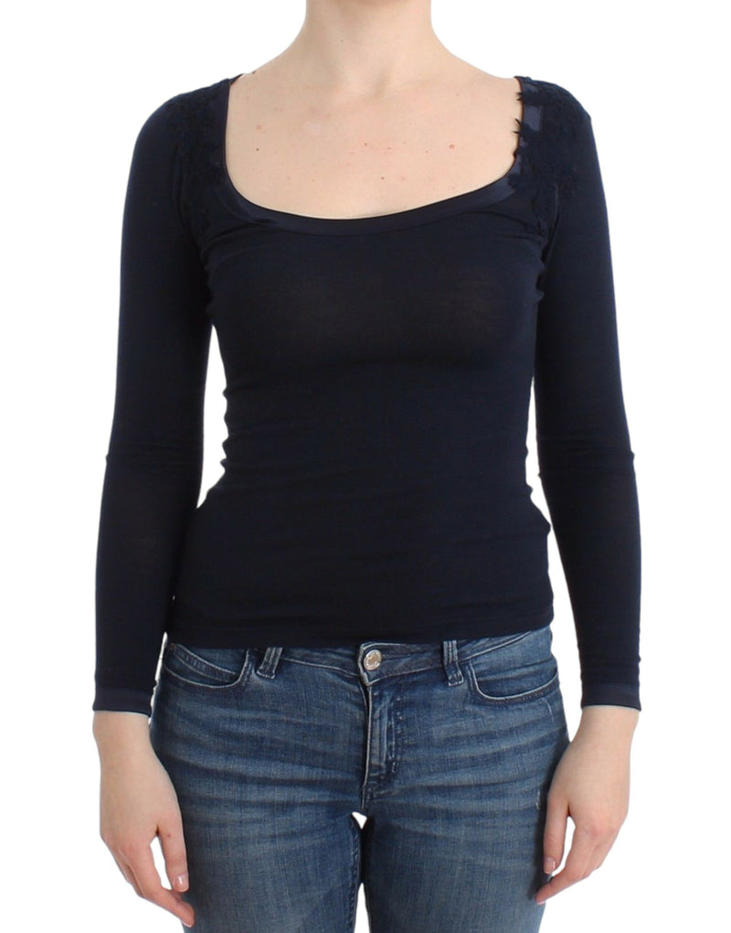 Blouse pull en dentelle de rayonne bleu, lingerie Ermanno Scervino.