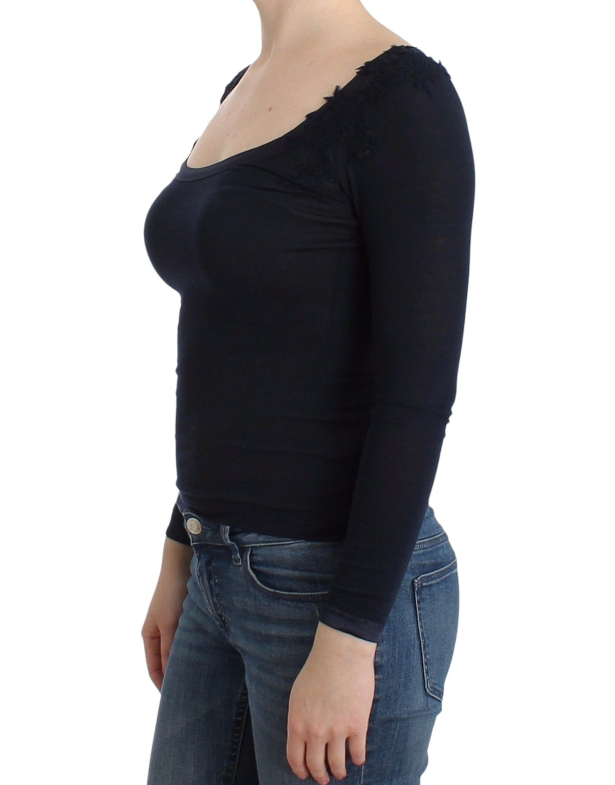 Blouse pull en dentelle de rayonne bleu, lingerie Ermanno Scervino.