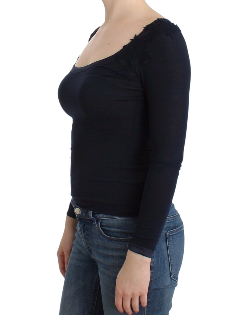 Blouse pull en dentelle de rayonne bleu, lingerie Ermanno Scervino.