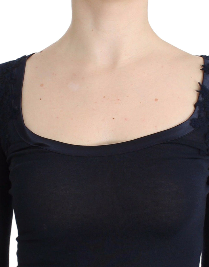 Blouse pull en dentelle de rayonne bleu, lingerie Ermanno Scervino.
