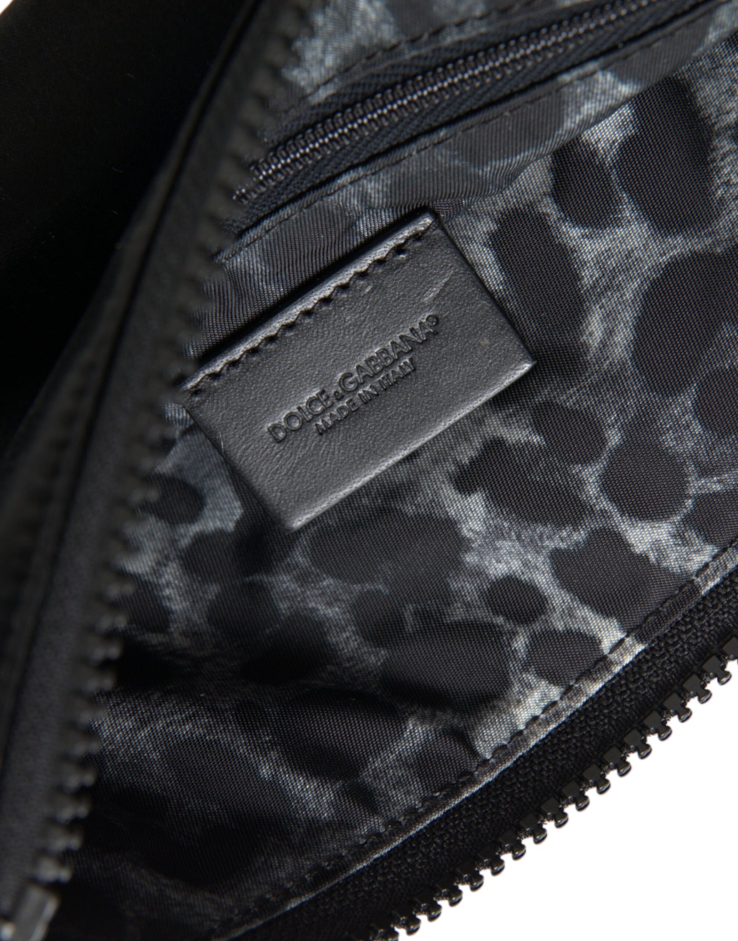 Dolce & Gabbana zwarte nylon logo plaque sleutelhanger clutch tas