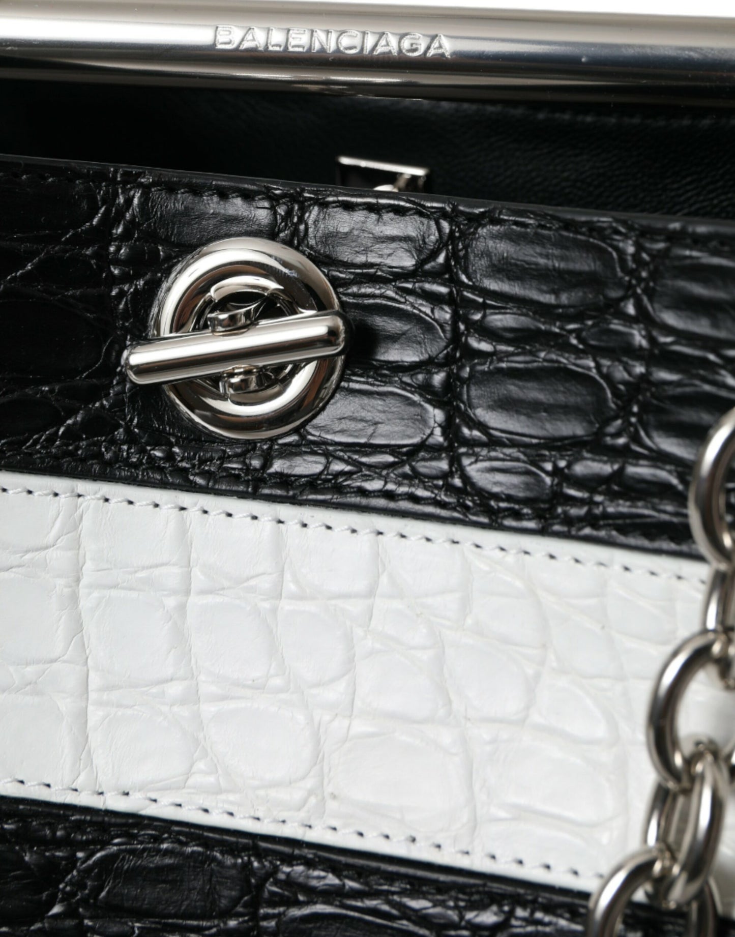 Balenciaga Zwart Wit Gestreepte Exotische Huid Leren Maxi Bucket Tote Bag