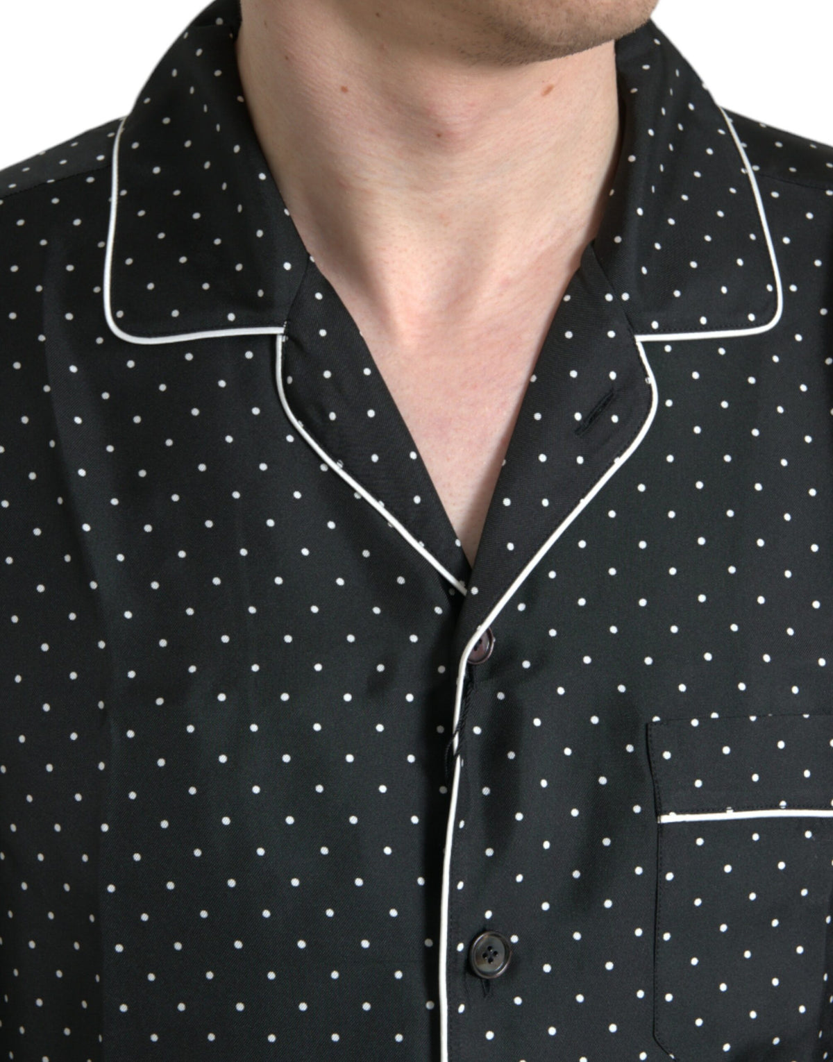 Chemise en soie à manches longues à pois noirs de Dolce &amp; Gabbana