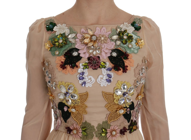 Robe longue en soie rose à motifs floraux et cristaux de Dolce &amp; Gabbana