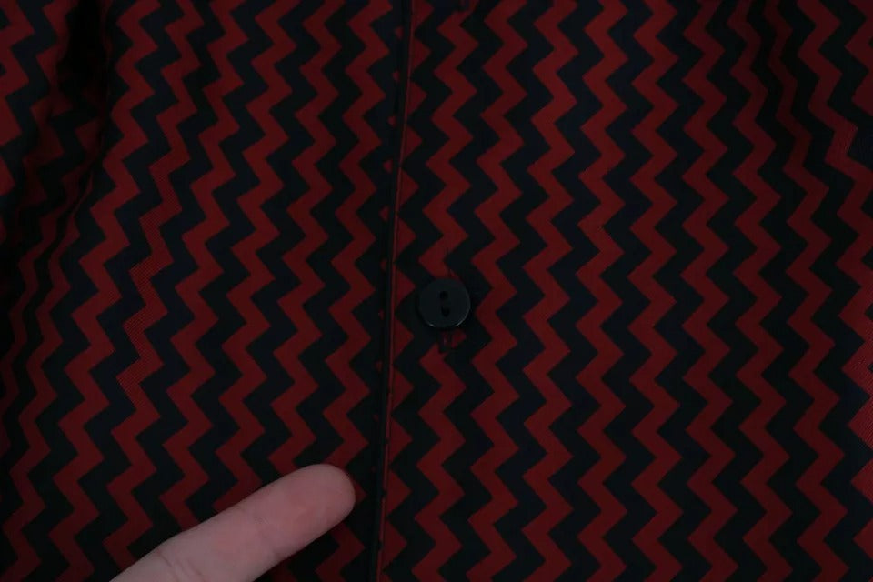 Chemise décontractée à motifs zigzag noirs et rouges de Dolce &amp; Gabbana