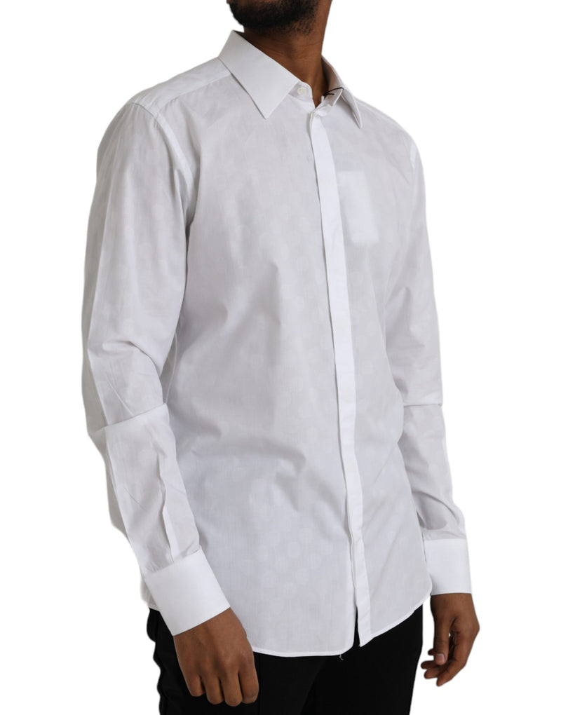 Robe en coton blanche à pois de Dolce &amp; Gabbana, chemise dorée.