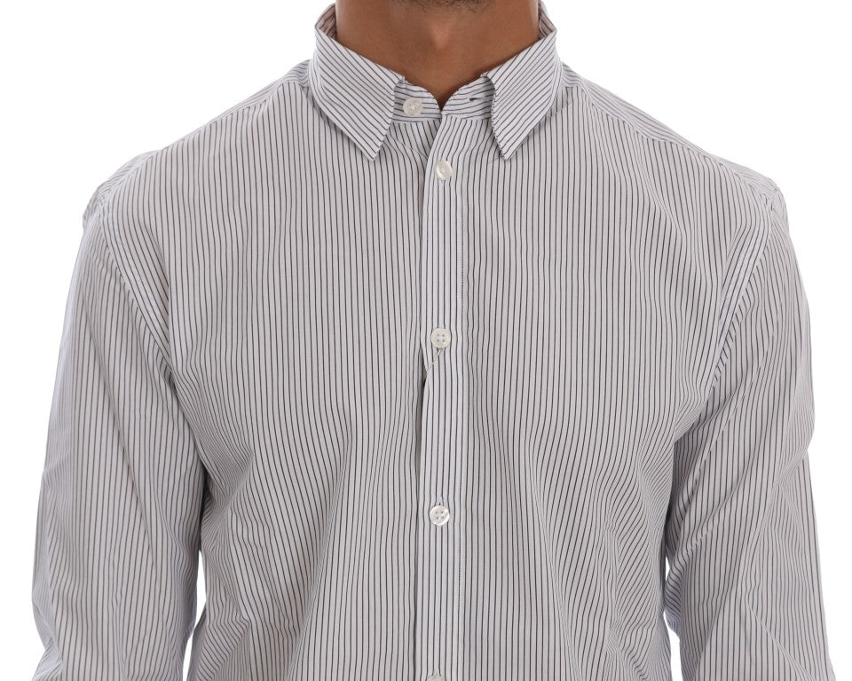 Chemise Frankie Morello blanche à rayures bleues, coupe classique, en coton décontracté.