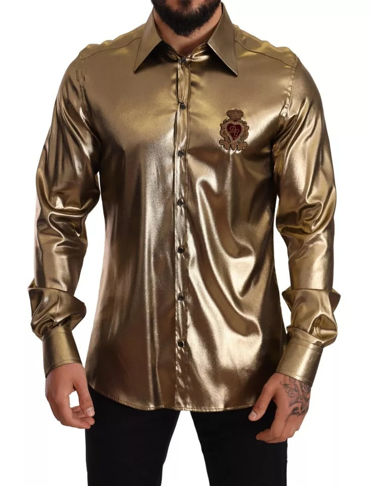 Chemise en soie Dolce &amp; Gabbana brodée de la couronne DG, couleur or métallisé.