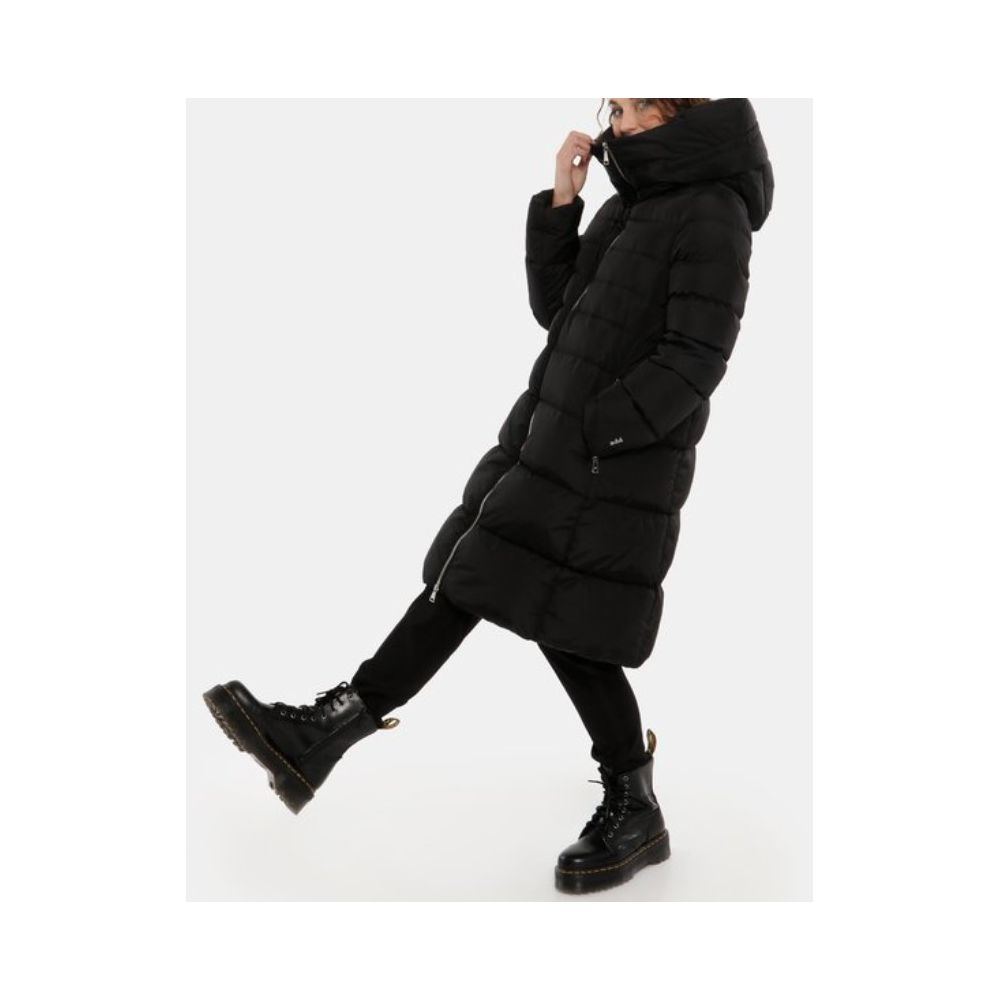 Ajouter des vestes et manteaux en polyamide noir