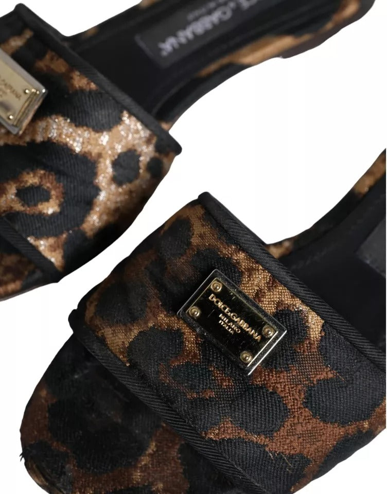 Dolce & Gabbana Sandales Plates en Léopard Marron