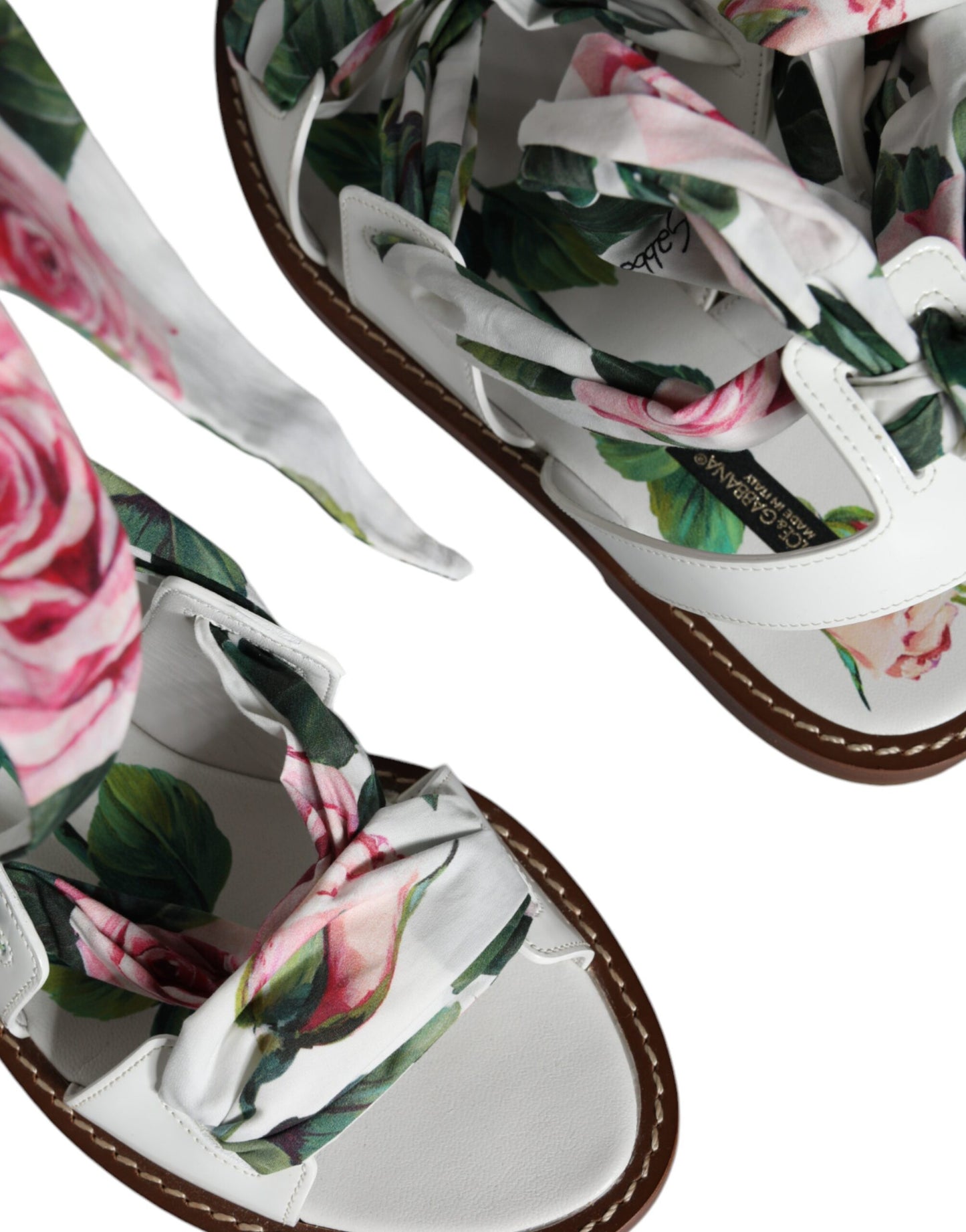 Sandales compensées à envelopper autour de la cheville, imprimé floral multicolore, Dolce & Gabbana.