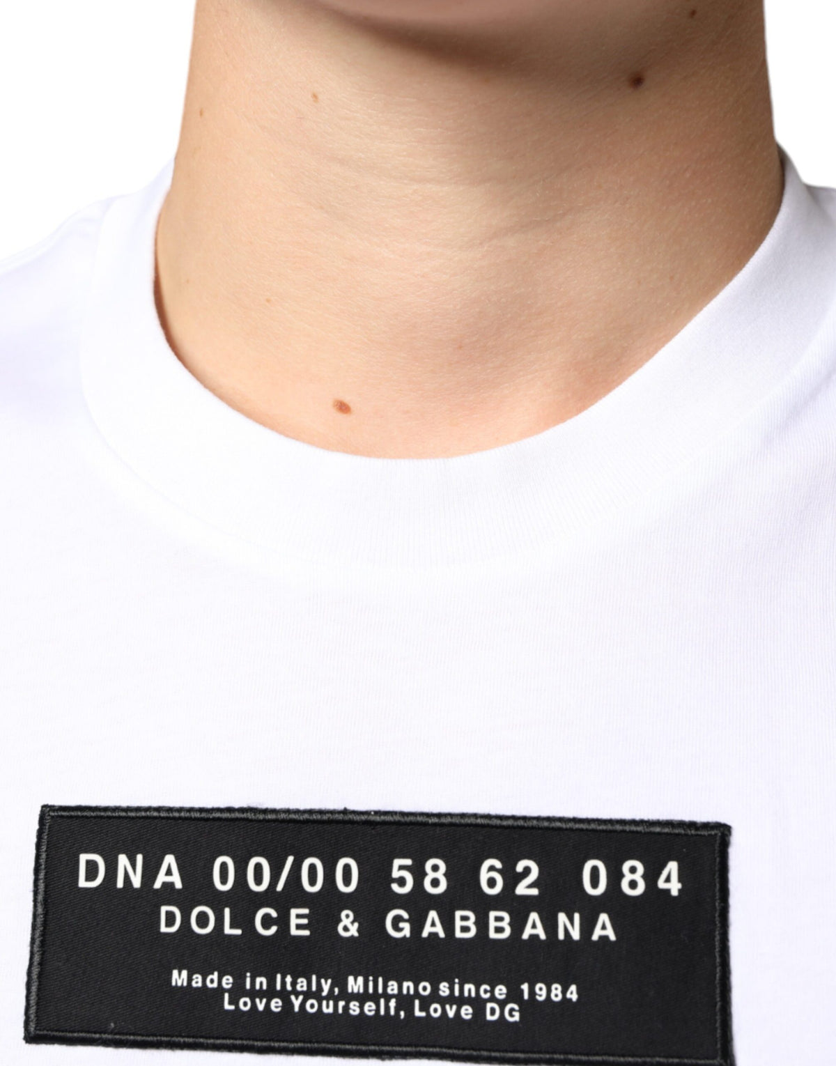 T-shirt décontracté en coton blanc avec application DG de Dolce &amp; Gabbana