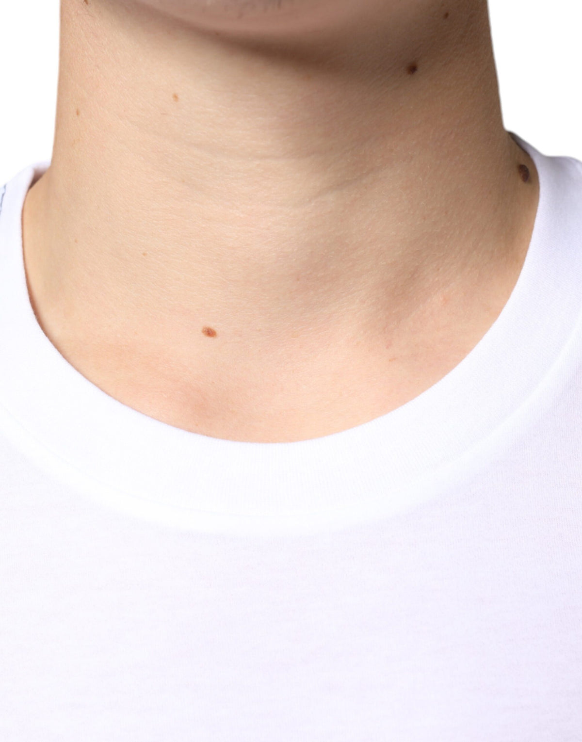 T-shirt à manches courtes en coton Dolce &amp; Gabbana avec logo DG blanc métallisé.