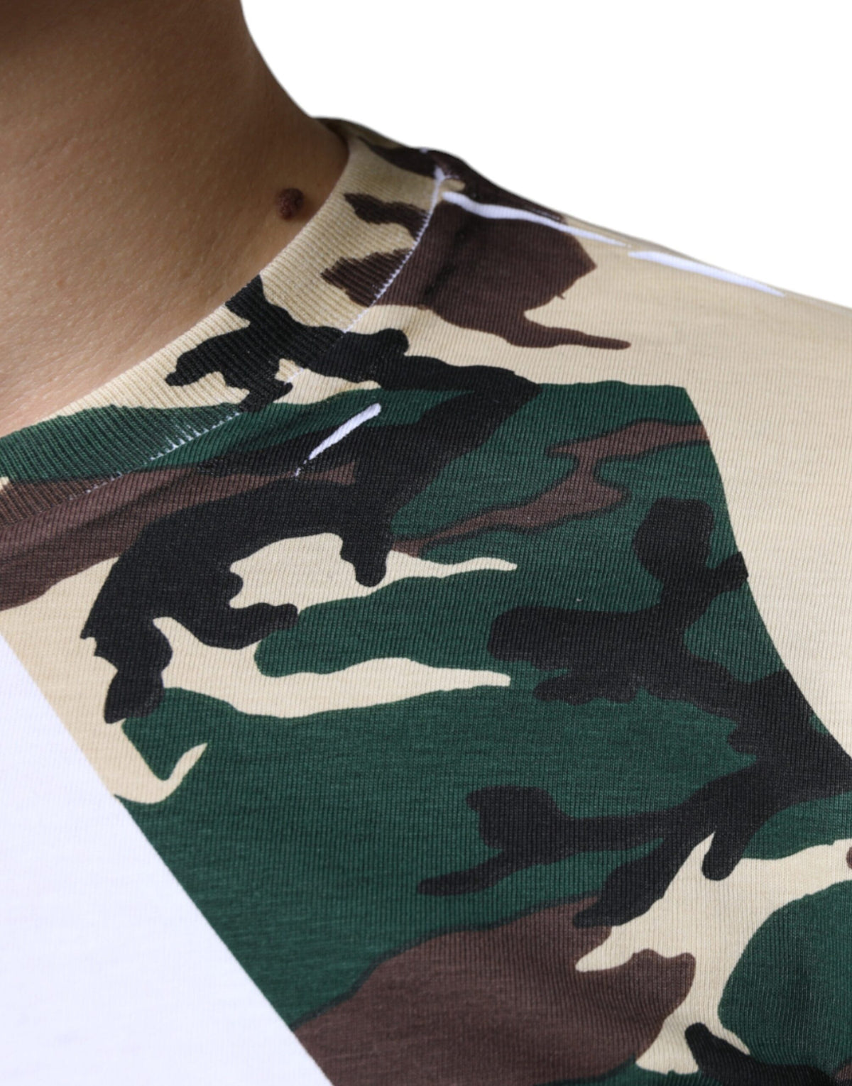 T-shirt à col rond blanc à motifs camouflage et étoiles de Dolce &amp; Gabbana