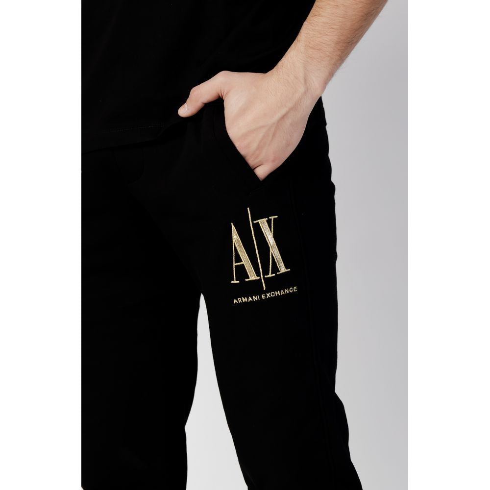 Zwarte katoenen joggingbroek van Armani Exchange, geschikt voor sport.