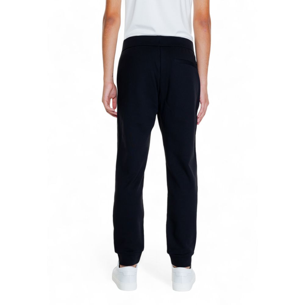 Zwarte katoenen joggingbroek van Armani Exchange, geschikt voor sport.