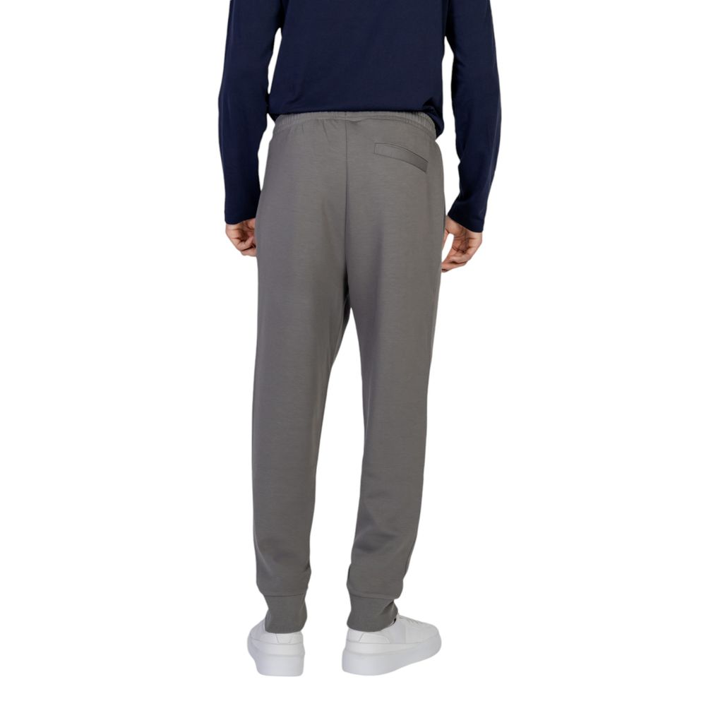 Hugo Boss grijze joggingbroek van katoen, geschikt voor training.