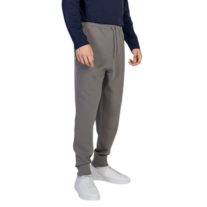 Hugo Boss grijze joggingbroek van katoen, geschikt voor training.