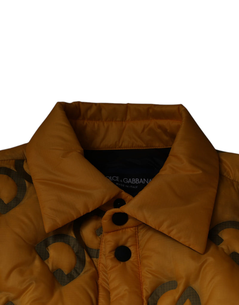 Blouson matelassé à boutons avec logo jaune de Dolce & Gabbana