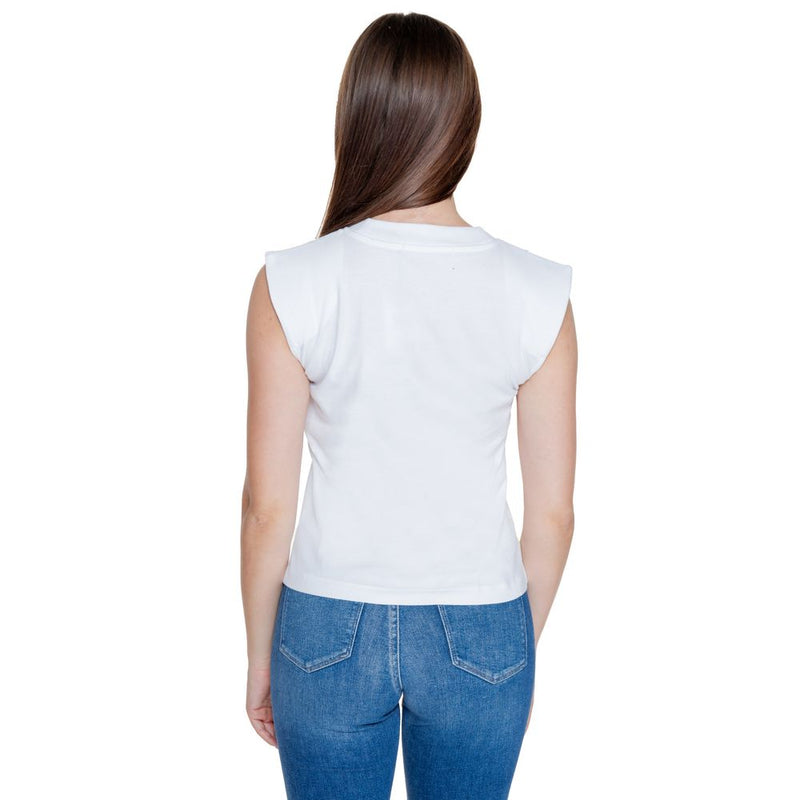 Calvin Klein Jeans Women's White Cotton T-Shirt WOVEN LABEL LOOSE J20J223560