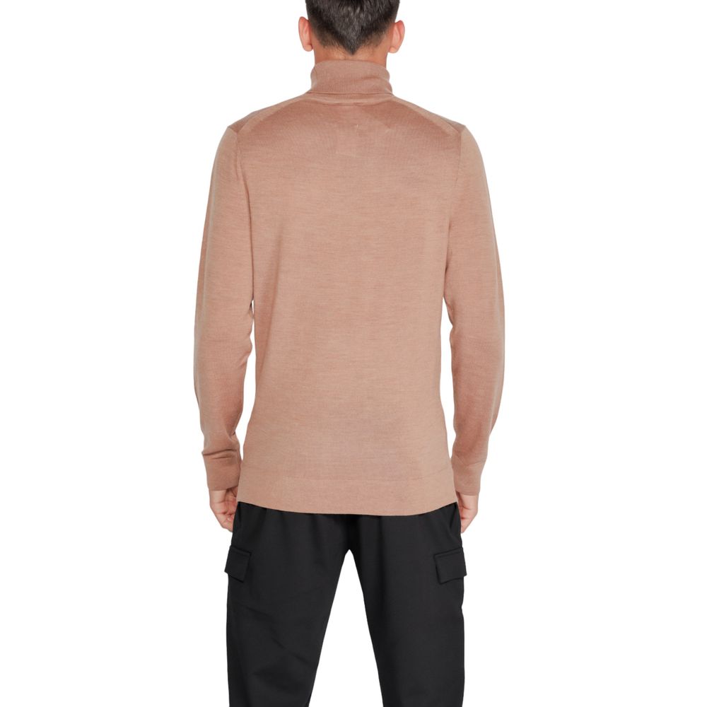 Col roulé en laine beige de Calvin Klein