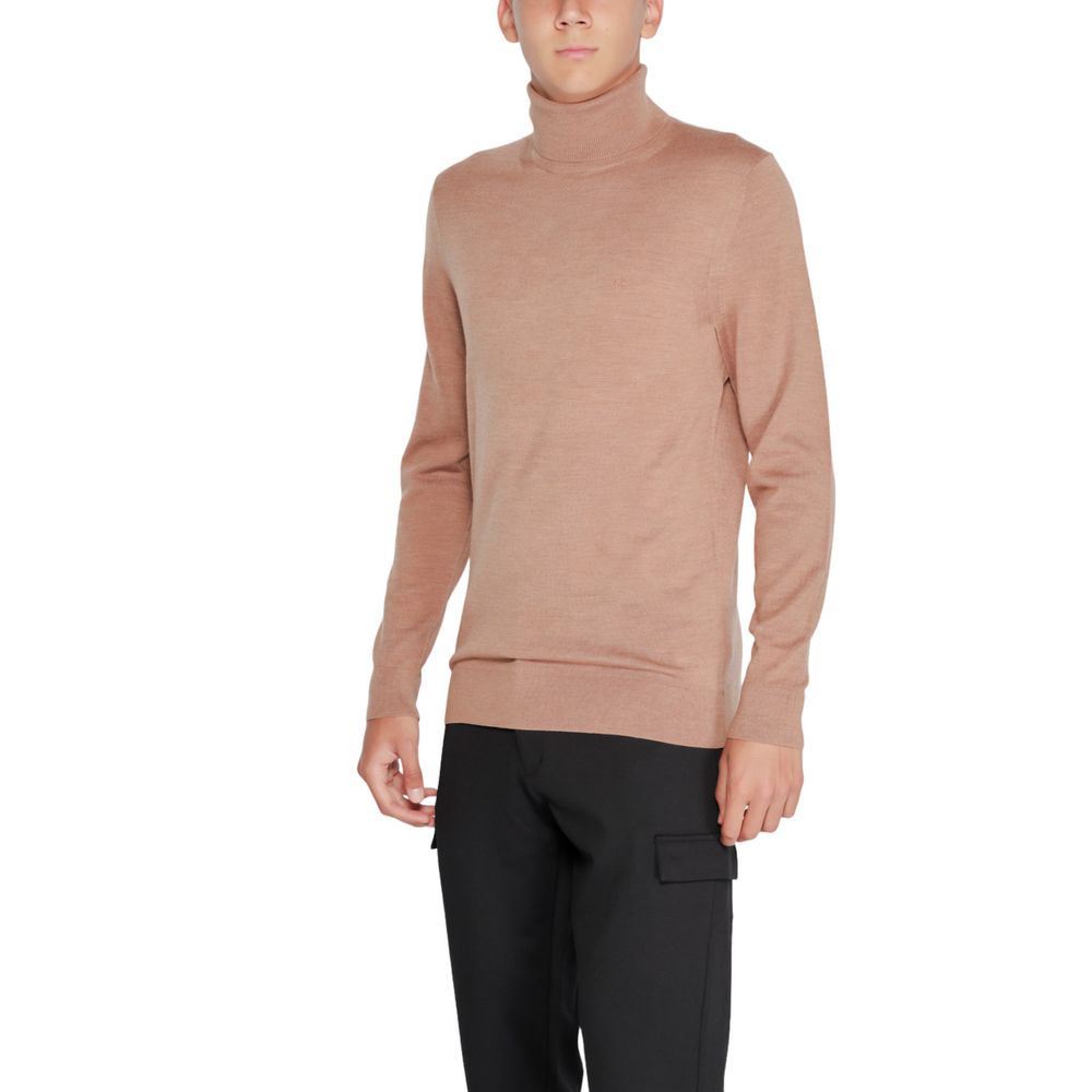 Col roulé en laine beige de Calvin Klein
