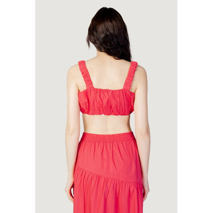 Seul le haut en coton orange.