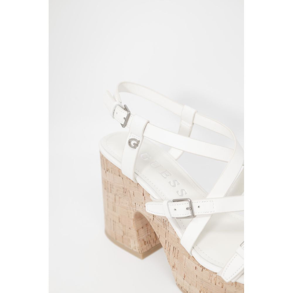 Escarpins à talons hauts en cuir beige Guess