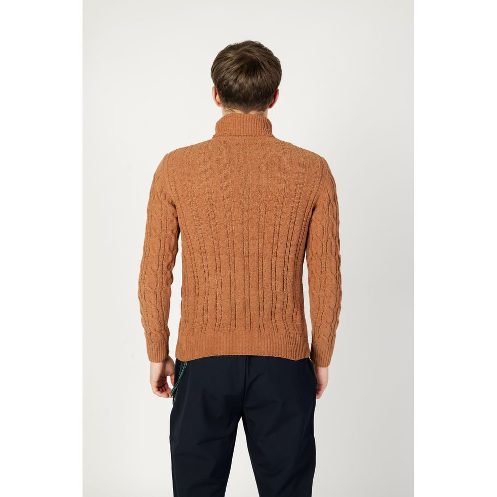 Col roulé synthétique marron de Gianni Lupo