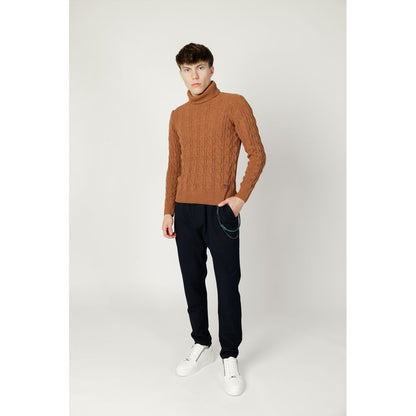 Col roulé synthétique marron de Gianni Lupo