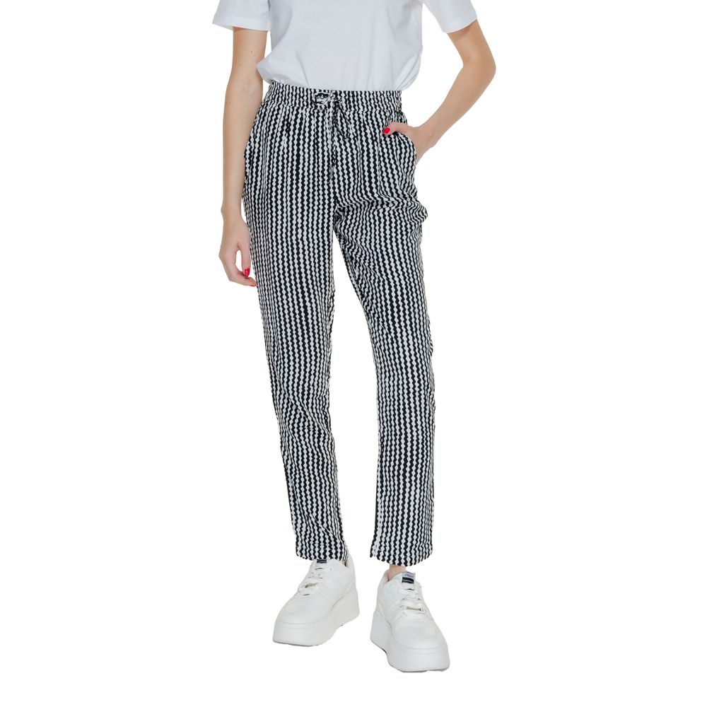 Only Onlnova Life Black Viscose Pant for Women