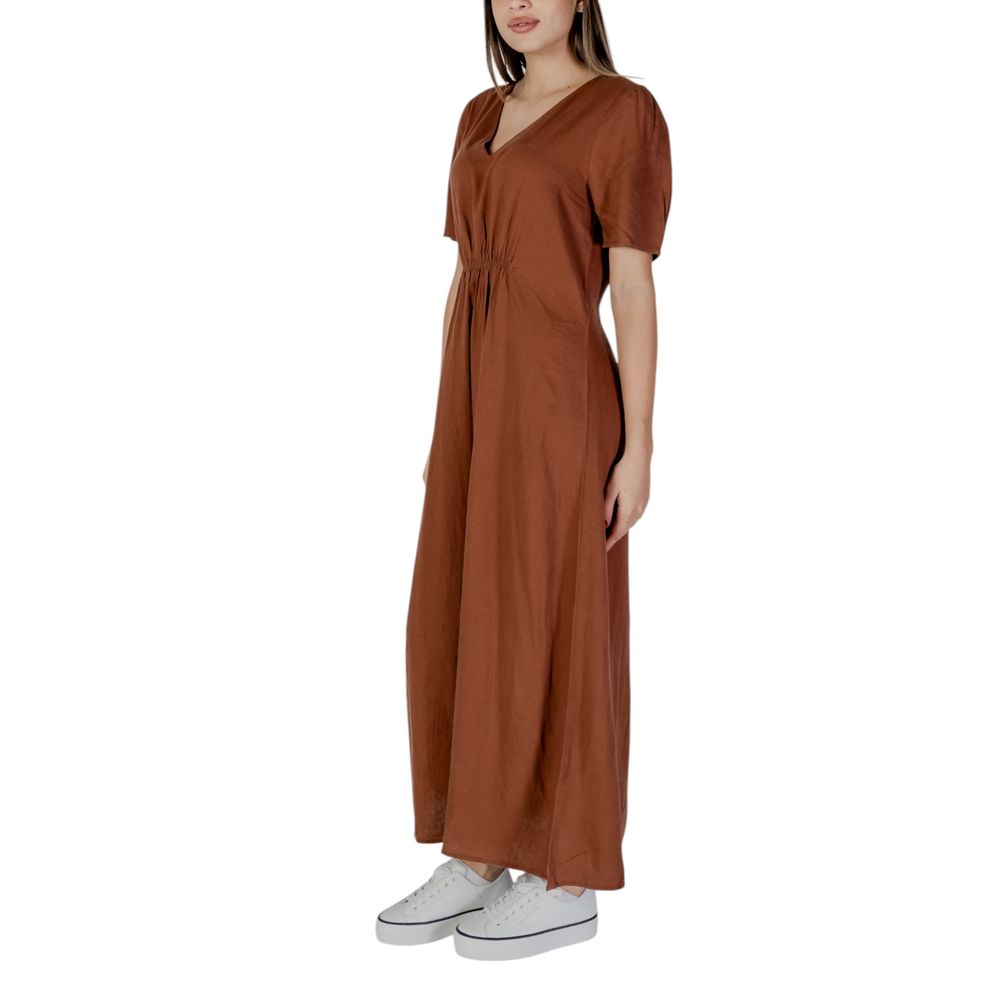 B.Young BYIMADRID VNECK Robe Longue en Lin Marron