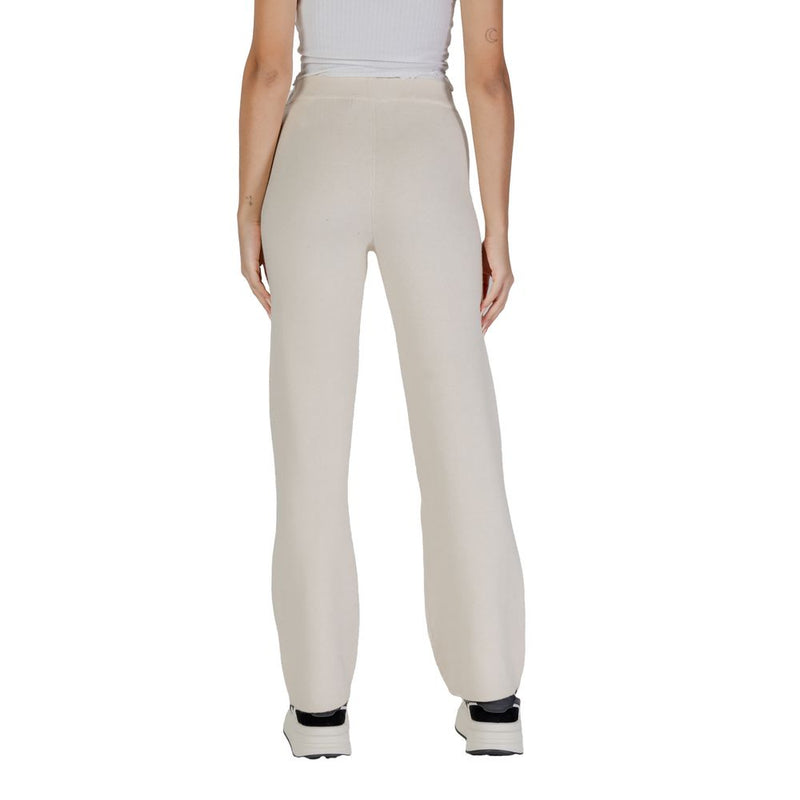 Vero Moda Cream Viscose Pant - Élégantes et Confortables