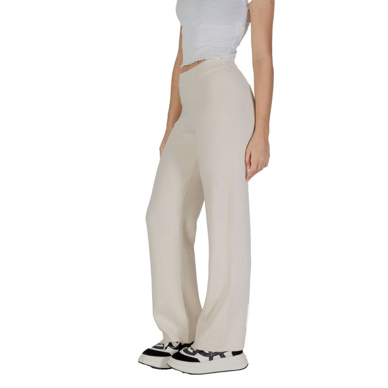 Vero Moda Cream Viscose Pant - Élégantes et Confortables