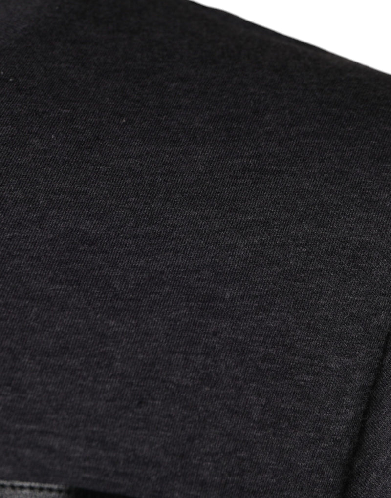 Dolce &amp; Gabbana grijs katoenen T-shirt met ronde hals en logo-patch.