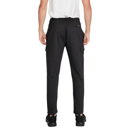 Calvin Klein zwarte joggingbroek van gerecycled polyester, geschikt voor training.