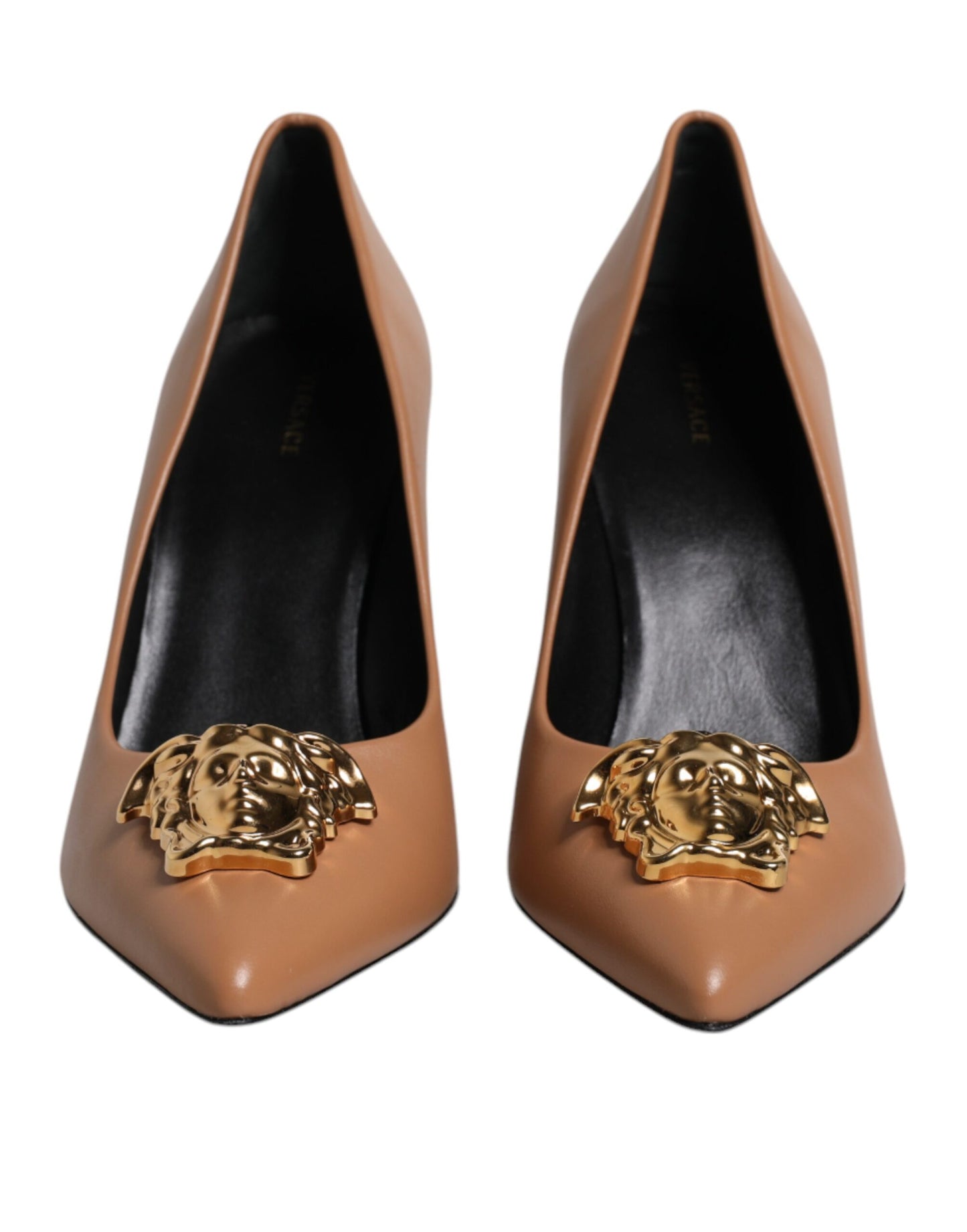 Versace leren pumps met logo-plaatje in het bruin, hoge hakken.