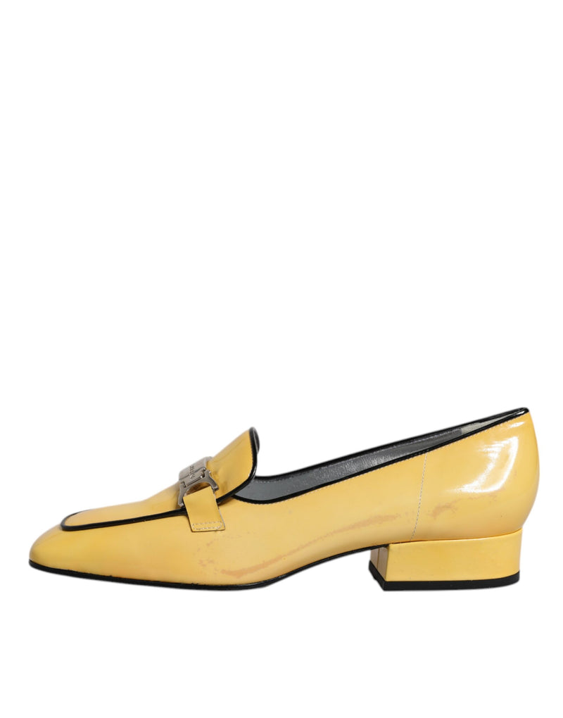 Dolce & Gabbana Mocassins en Cuir Jaune avec Plaque Logo