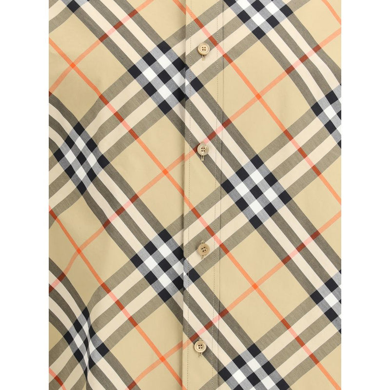 Burberry overhemd met het kenmerkende geruite patroon