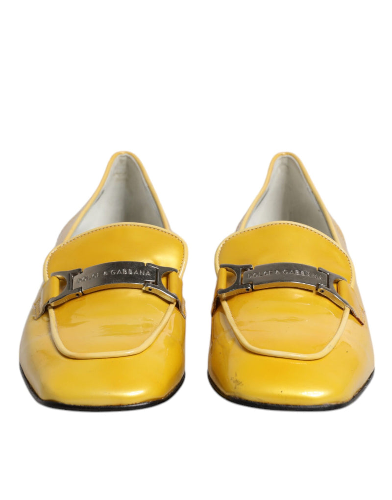 Dolce & Gabbana Mocassins en Cuir Jaune avec Plaque Logo
