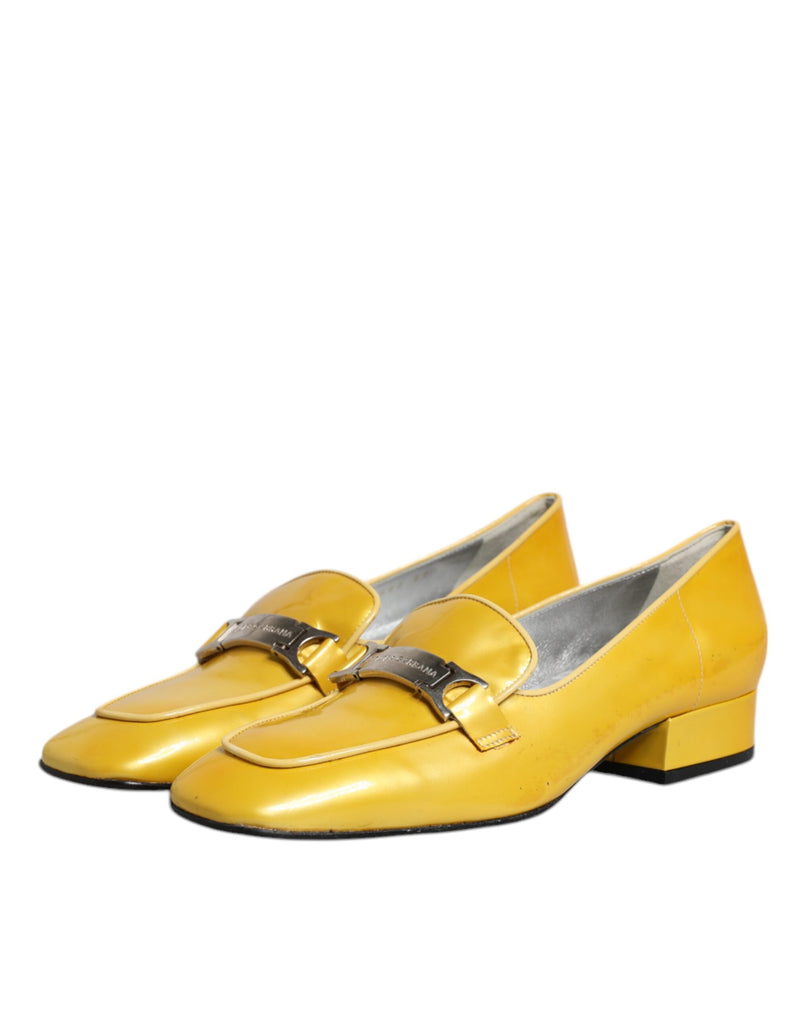 Dolce & Gabbana Mocassins en Cuir Jaune avec Plaque Logo