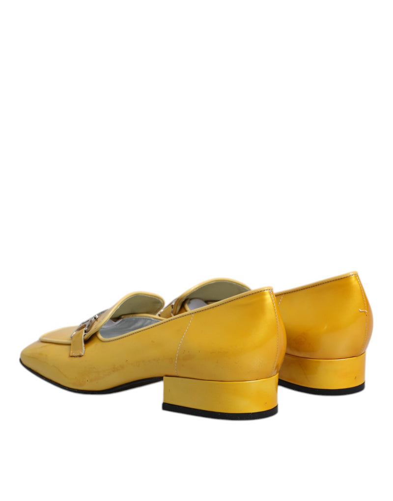 Dolce & Gabbana Mocassins en Cuir Jaune avec Plaque Logo