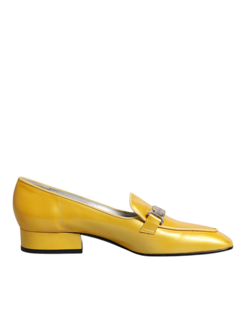 Dolce & Gabbana Mocassins en Cuir Jaune avec Plaque Logo