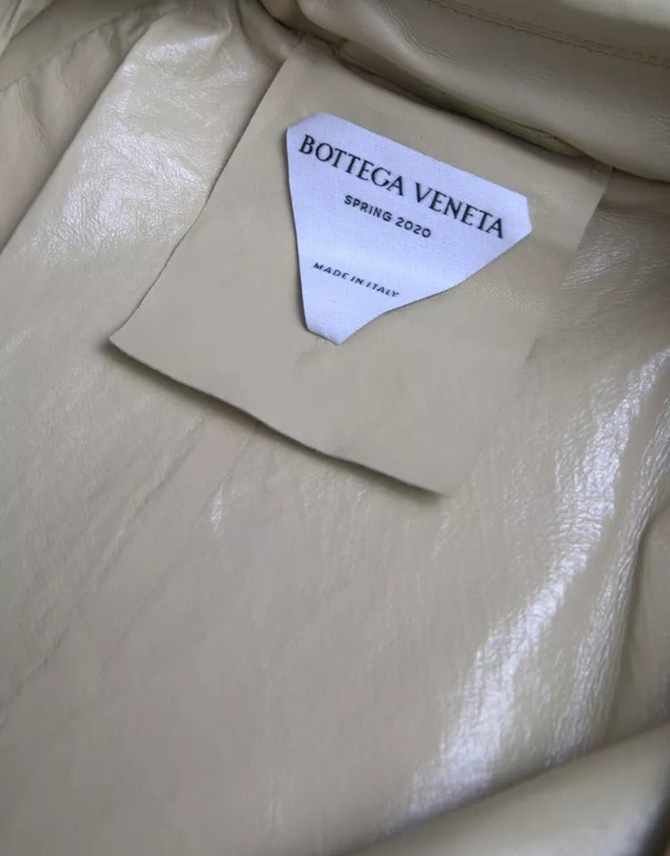 Manteau-trencher en cuir d'agneau beige de Bottega Veneta