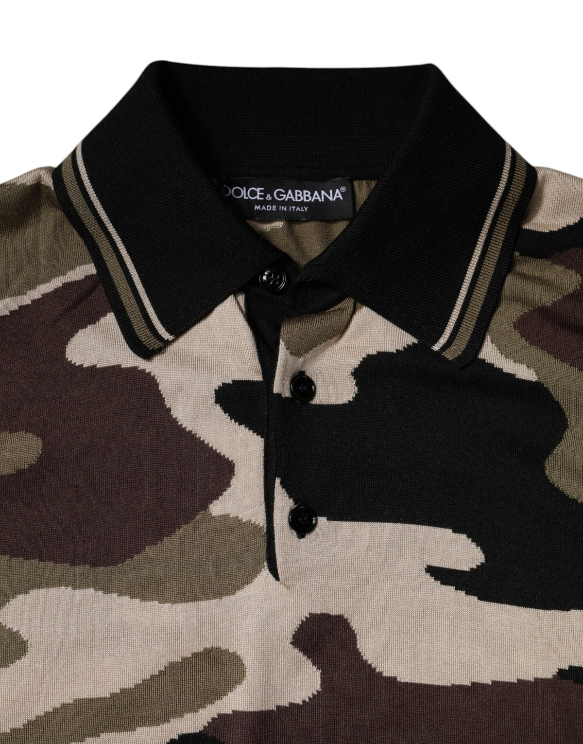 T-shirt polo à col montant multicolore à motif camouflage de Dolce &amp; Gabbana